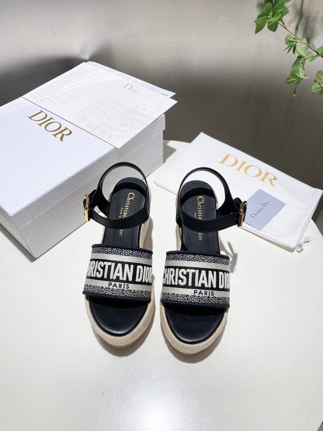 hot Itemhot Item Dior 25Ss Summer High Version New Sandals. Simple And Versat