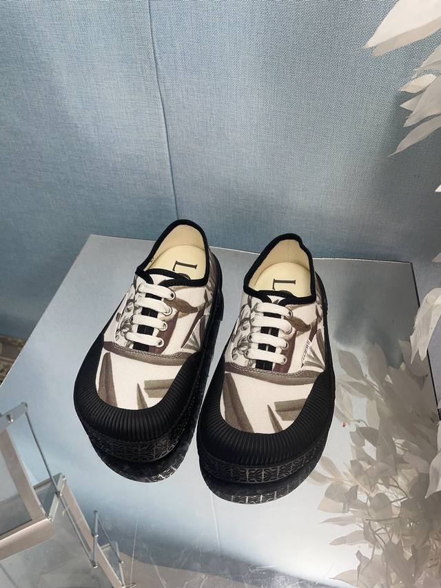loewe Embroidered Canvas Shoes With Large Flaps. Biscuit Shoes Are Very Popul