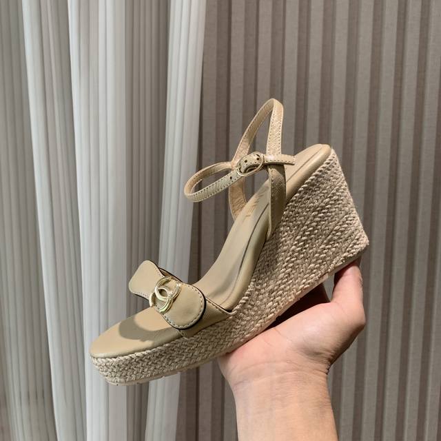 25Ss New Chane* Small Vanilla Braided Hemp Rope Sandals A Pair Of Tasteful Sa