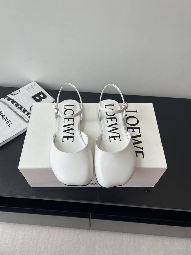 loewe 25Ss Latest Spring And Summer Flat Sandals This Year's Hottest Brand, M