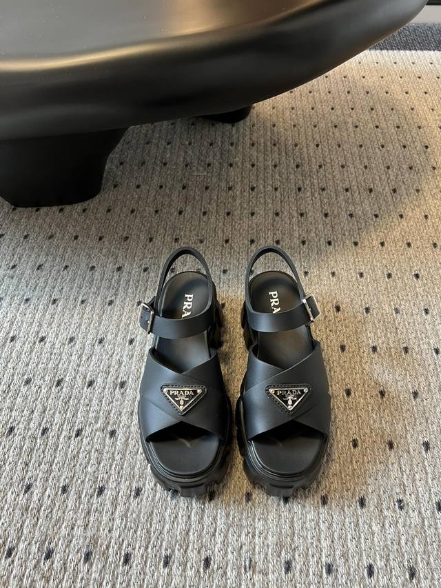 prad* 24 Summer Thick-Soled Triangle Sandals An Indispensable Summer Sandal.