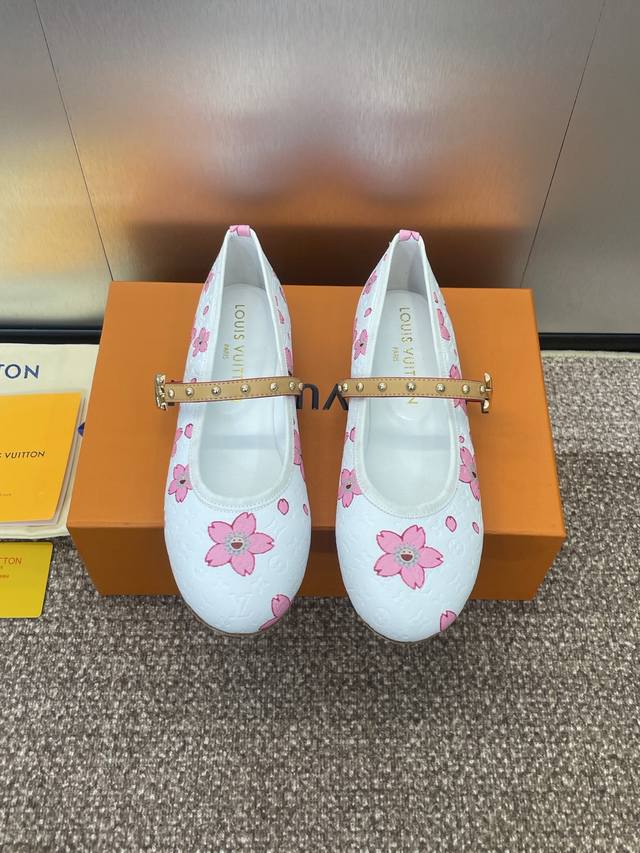 louis Vuitton 2025 Spring And Summer New Flat Ballet Doll Women's Shoes Lv Ro