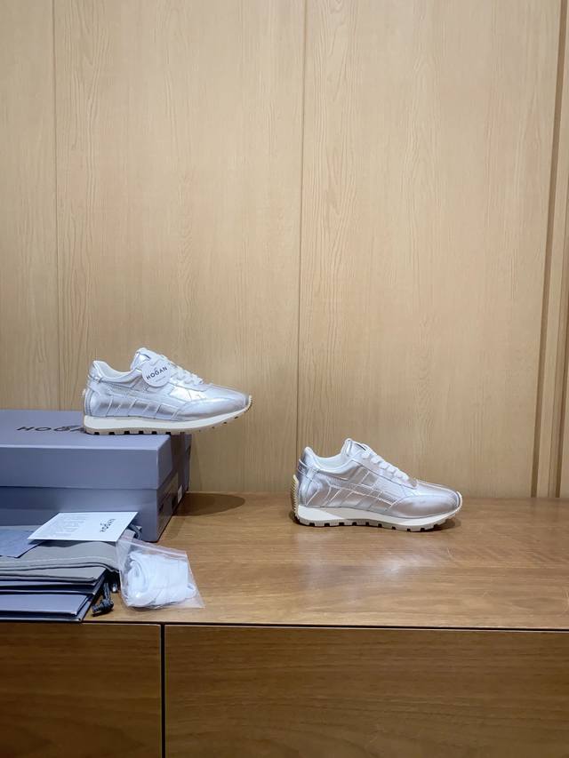 2025 New H-Stripes Series Couple's Gump Shoes Jogging Shoes The Thick Sole De