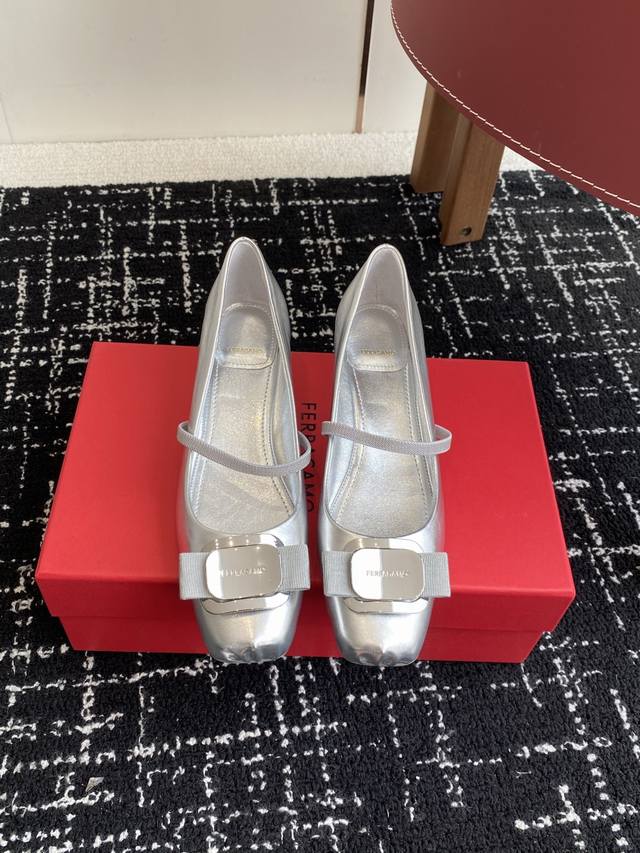 Purchasing Agent Level Salvatore Ferragamo 25Th Year New Gancini Ballet Small Th