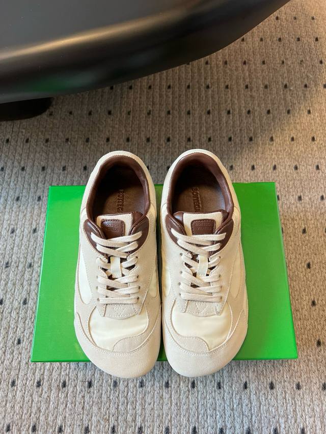 Liu Wen's Same Style Bottega Veneta's Popular New Sports Shoes, Casual Shoes, De