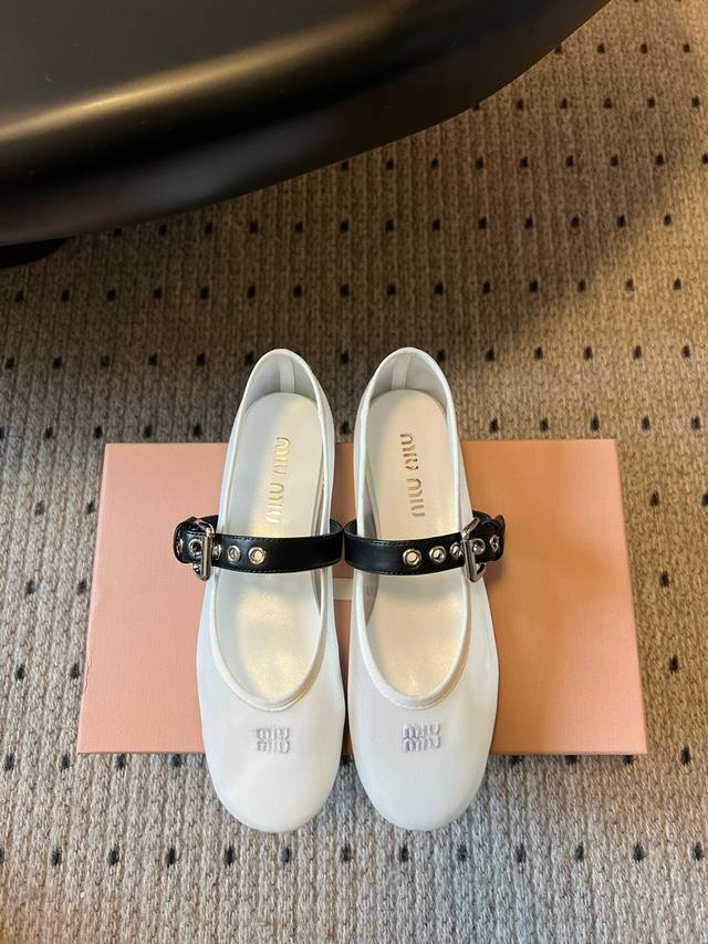 Top Version Miu Miu Hollow Mesh Ballet Flats Single Shoes Miu Miu Women's Bow-De