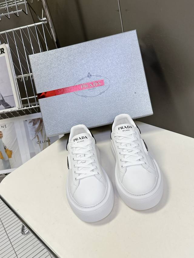 prada Prada's Latest Retro Thick-Soled Couple's Triangle Logo White Shoes Man