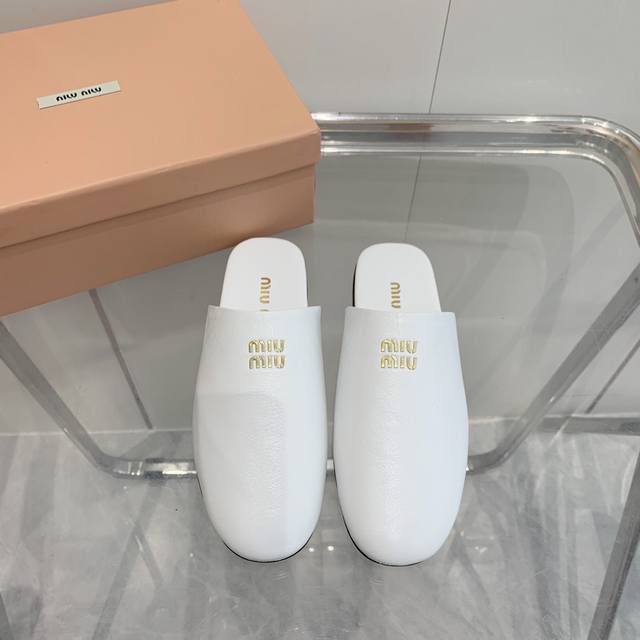 miumiu Miu Miu 24Ss Spring And Summer Hot Catwalk Retro Style Half-Up Loafers