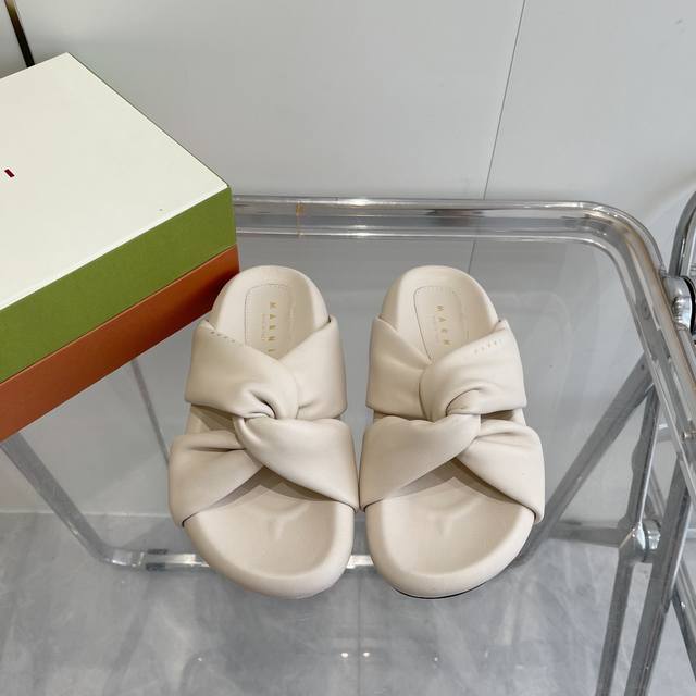 marni 24Ss Catwalk Cross Slippers Simple, Advanced And Generous, Very Soft An