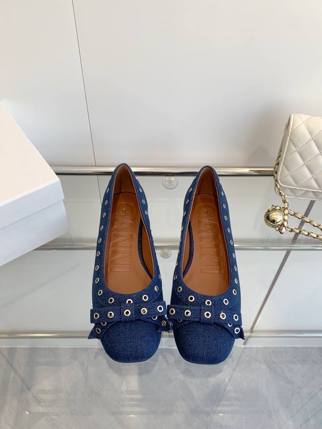 Star Style Ganni 25Ss Early Spring New Round-Toed Leather Eyelet Ballet Shoes Up