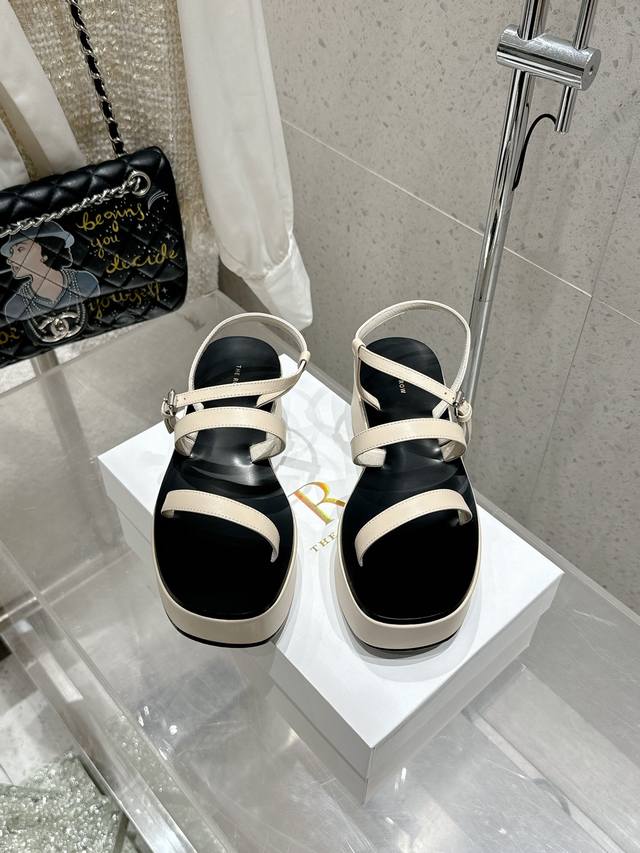 Top Version Therow's Latest Thick-Soled Sandals Are From A Young American Brand.