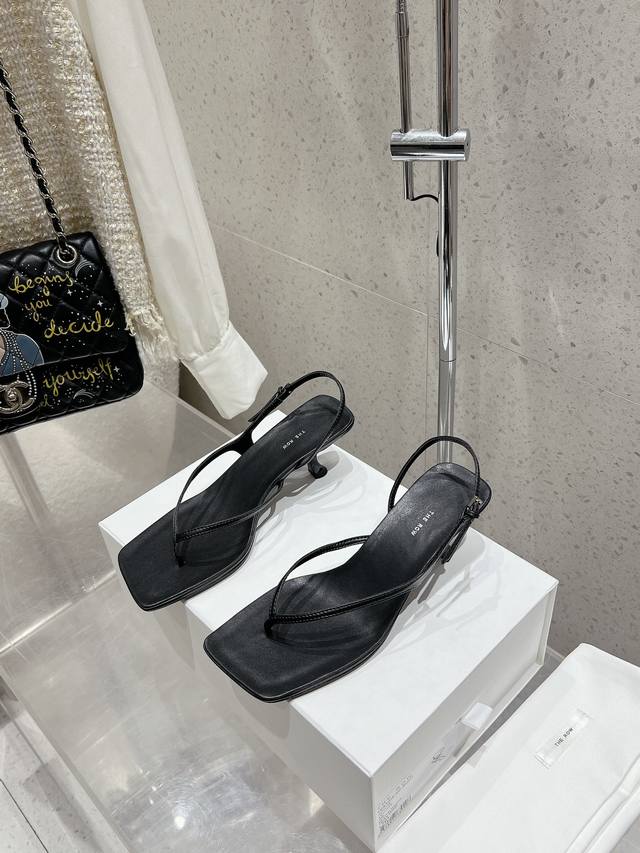 Top Version Therow's Latest Thong Sandals From A Young American Brand. Needless