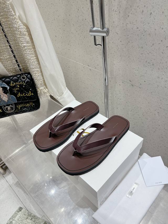 High Version Therow Original Development New Flip-Flops Cow Patent Leather Fabri