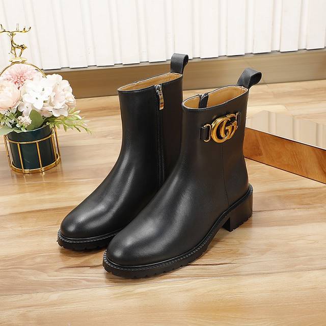 Gucci's New Short Boots, This Style Uses Plum Blossom Rubber Non-Slip Outsole, 4