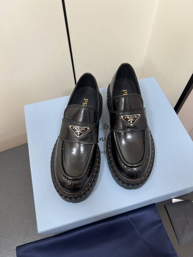 prada 24Ss Autumn And Winter Thick-Soled Triangle Logo Loafers Fashion Thick-