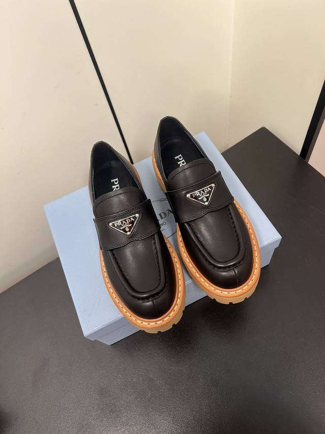 Prada Autumn And Winter New Thick-Soled Loafers Prada's New Retro Women's Boots