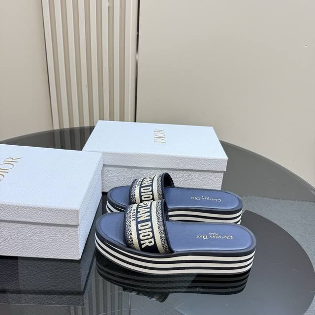 dior Dior Dway Spring And Summer New One-Word Embroidered Thick-Soled Slipper