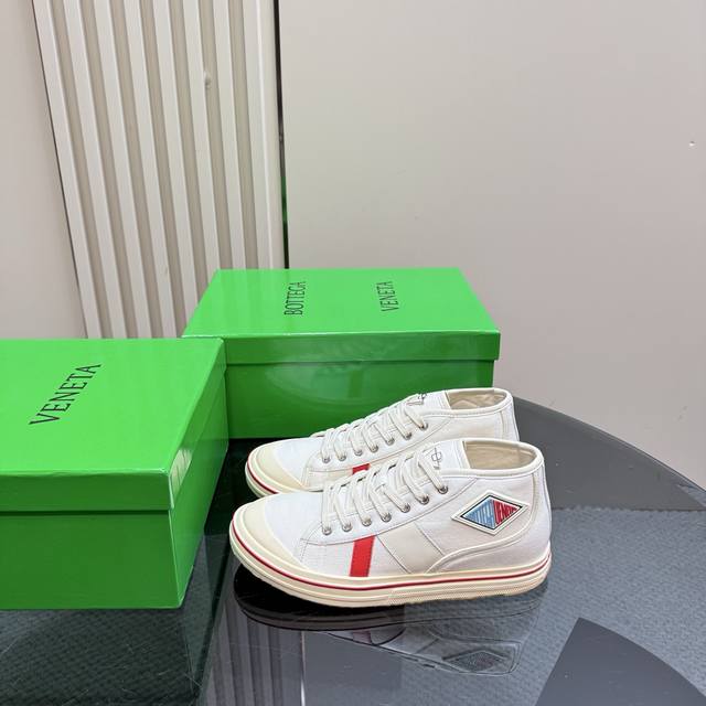 bottega Venet* Bv25 Spring And Summer Hot Retro Canvas Shoes This Year's Newe