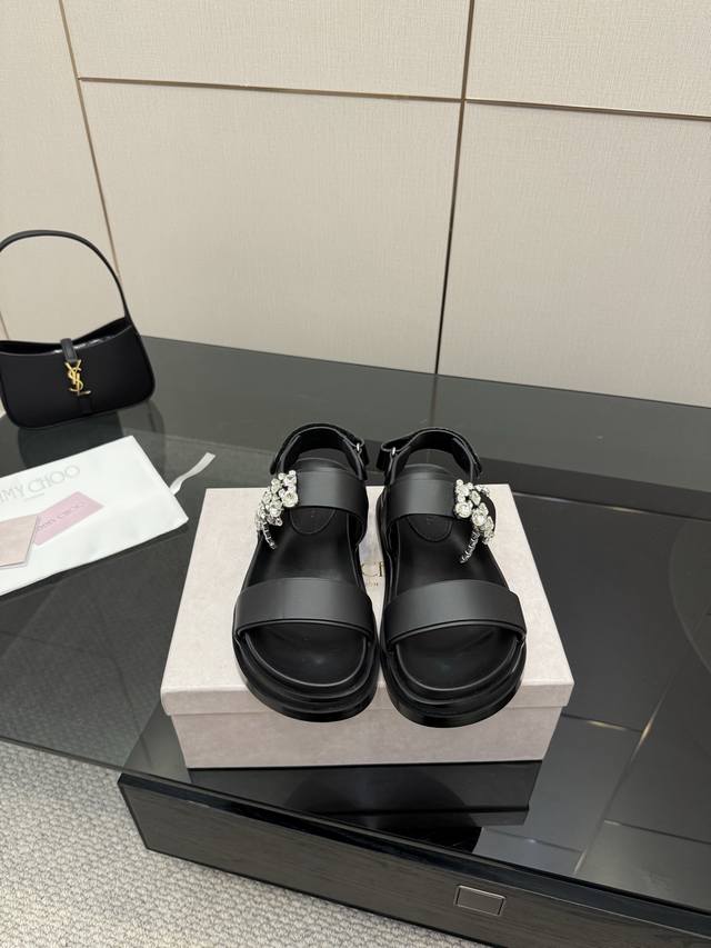 jmyy Choo Beach Sandals The Design Style Of Rhinestones Is Very Unique. The M