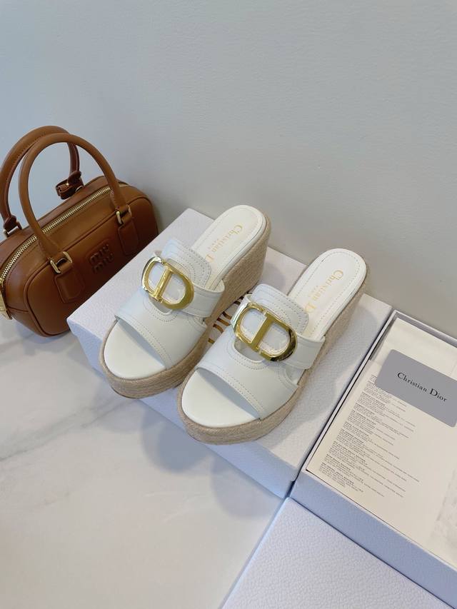 dior Dior 25 Early Autumn Is So Gentle Exquisite New Style Interprets A Diffe