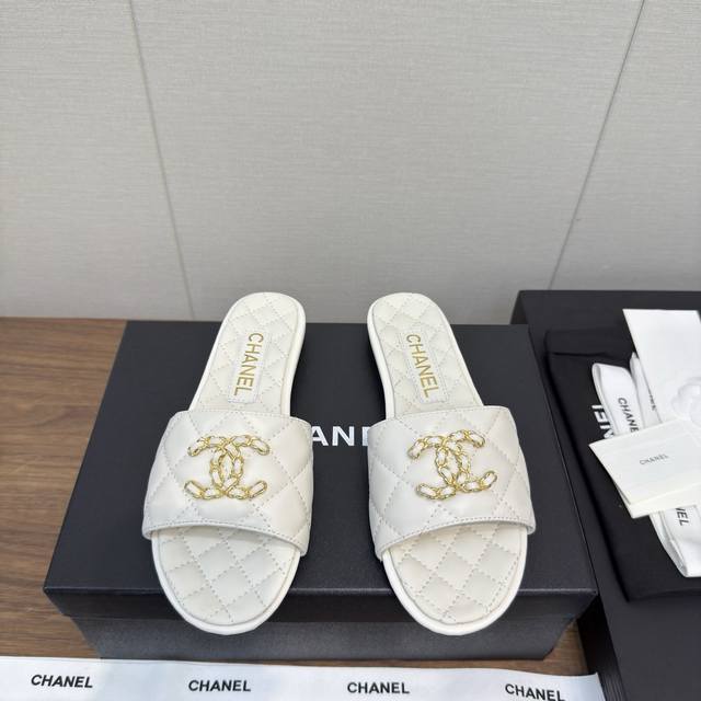 chanel Chanel 25C Classic Diamond Leather C Buckle Flat Slippers Top Version
