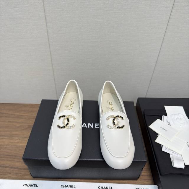25P New Style Loafers, Flat-Heeled Slip-Ons, Small Leather Shoes Top Version