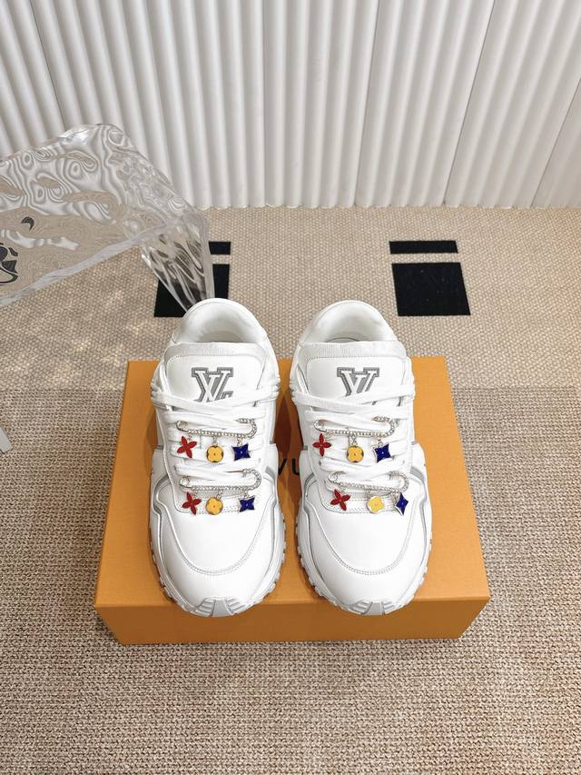 Accessories 60 Louis Vuitton Run Away Maxi The Run Away Moxi Debuted In The Pre-