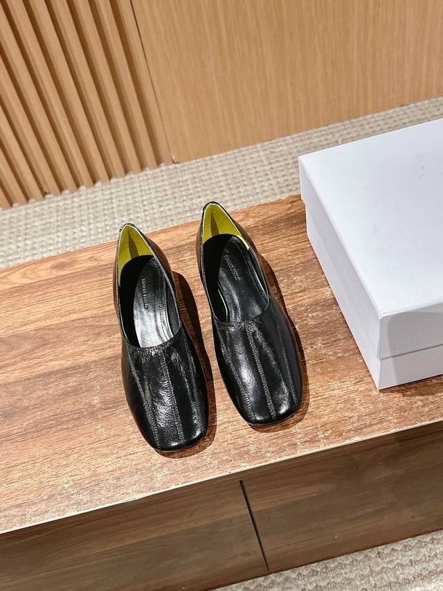 Double-Stitched Square-Toed Mary Jane Shoes The Overall Waxed Leather Texture Is