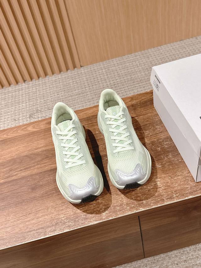 Who Doesn't Like The Super Good-Looking Sneakers Of Margiela And Salomon? A Pair