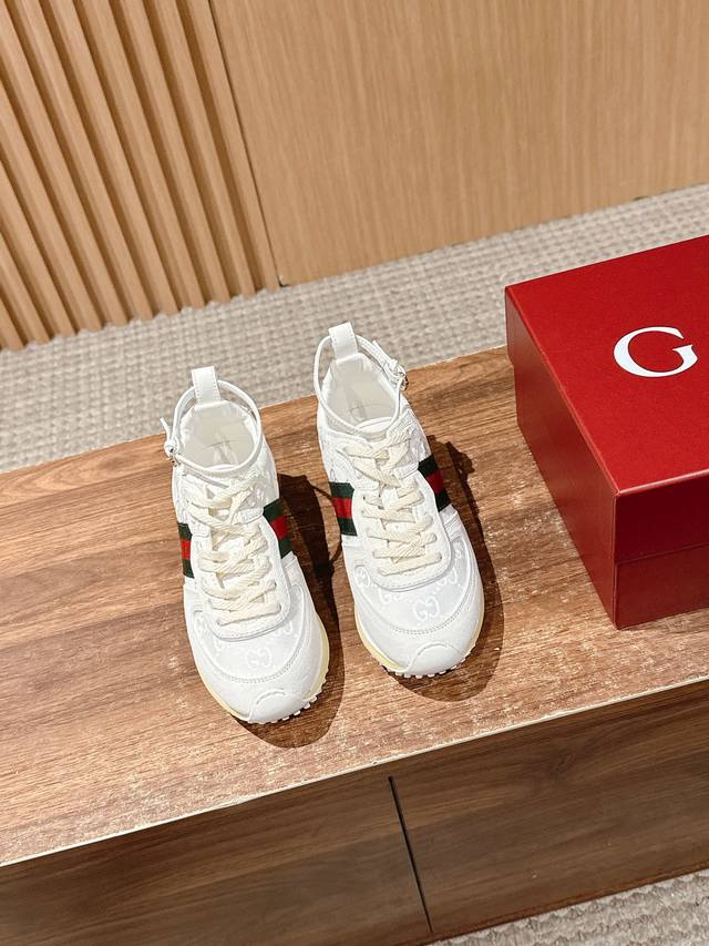gucci's Latest Catwalk Model, The Re-Motion Series Thick-Soled Casual Sneaker