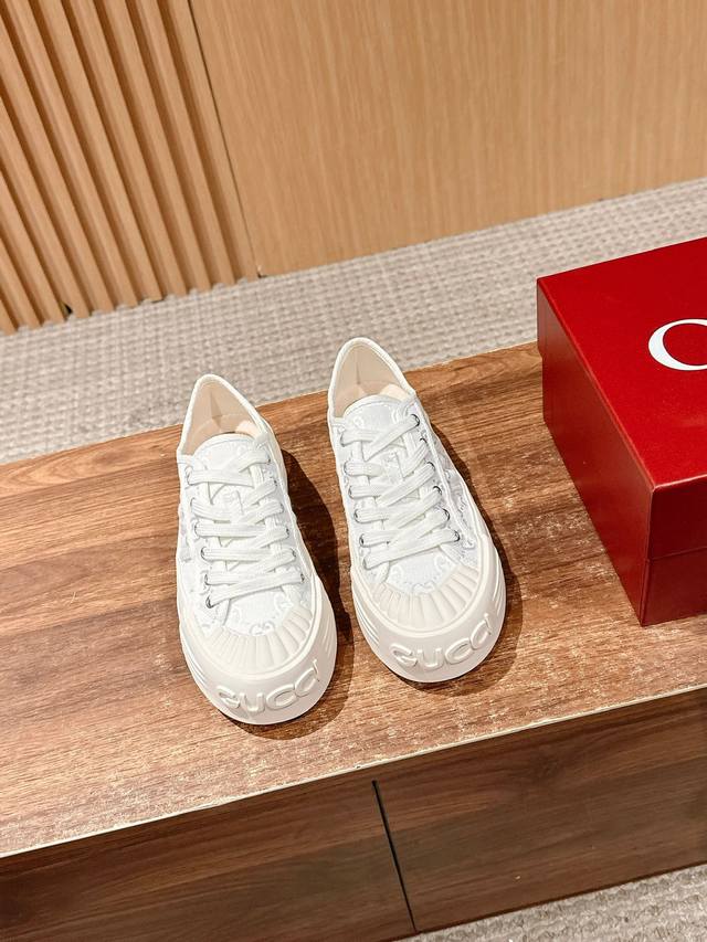 gucci's New Biscuit Shoes Made In Dongguan This Pair Of Sneakers Is Crafted W