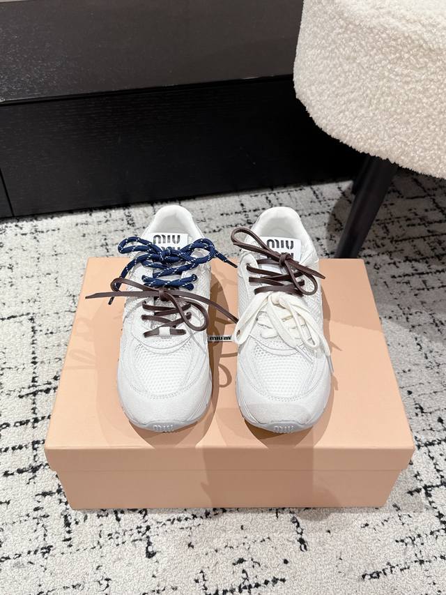 miumiu Miu Miu 25 Latest Catwalk Style Retro Distressed Casual Sports Dad Sho