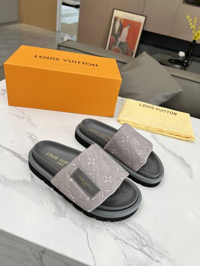 louis Vuitton Louis Vuitton Spring And Summer New Slippers Are On Sale. 1:1 H