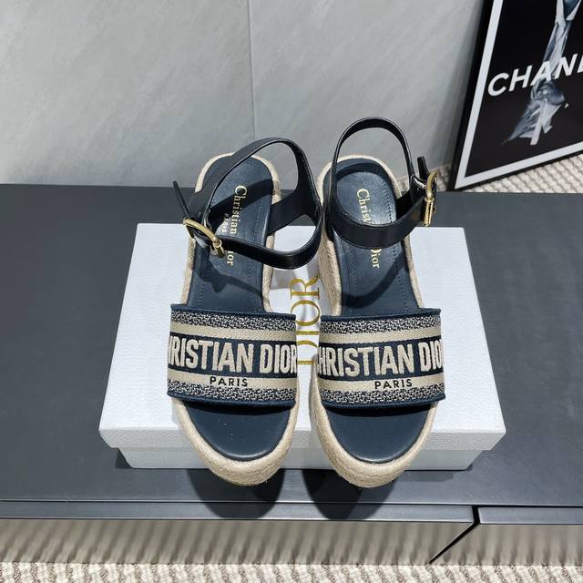 Factory: Exclusive Top Version Dior 25Ss Summer High Version New Sandals. Round