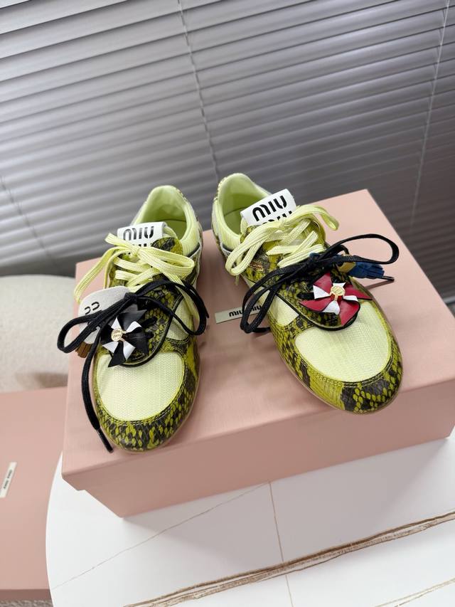 miumiu 2025 New Arrival Miu Couple Retro Dexter Sneakers, Forrest Gump Shoes