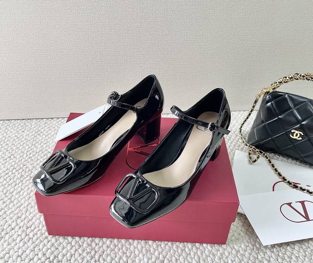 Purchasing Version Valentino Valentino 25Th New Vt Big V Buckle Square Head Thic