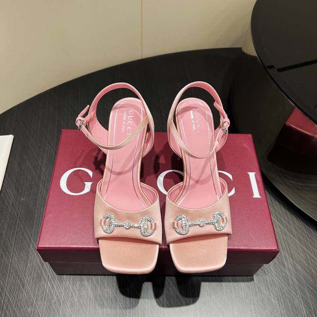 Factory: Exclusive Top Version G*Ucci Gucci 2025Vs Spring And Summer Latest Hot-