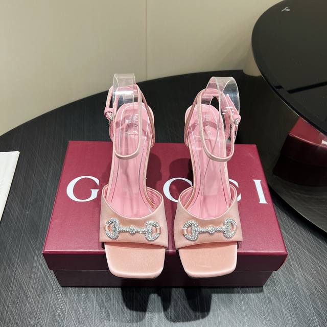 Factory: Exclusive Top Version G*Ucci Gucci 2025Vs Spring And Summer Latest Hot-