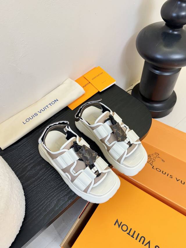 Donkey's New Product New Arrival Lv Spring And Summer Thick-Soled Patent Leather
