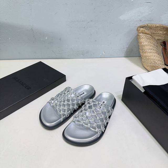 High-Quality Factory-Made Niche Fashion Brand Jilsander Show Model 25 Spring And