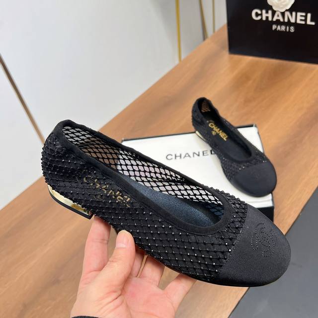 Top Version Chanel Early Spring Milan Catwalk Model Rhinestone Fishnet Mary Jane