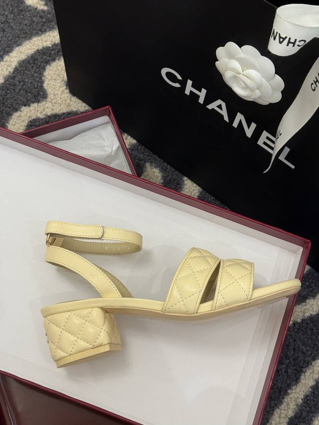 Top Quality Chanel Ss25 Honey Slippers Sandals Series Lambskin Material Plaid Wi