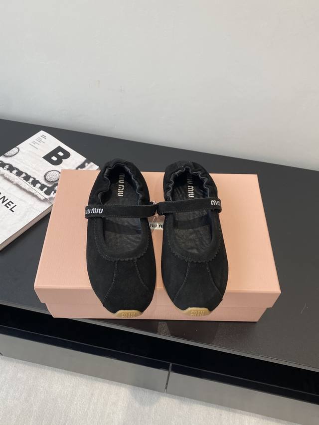 Miu Miu 25Ss New Ballet Shoes. The Upper Design Is Three-Dimensional. The Bean E