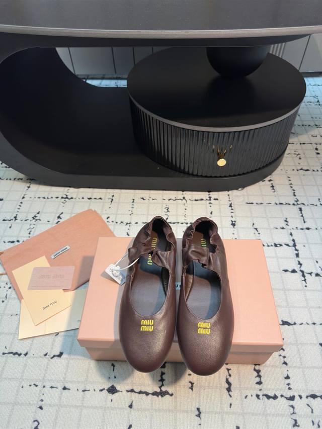 Purchasing Level Miumiu Miu Miu 25Ss Early Spring New Catwalk New Slip-On Loafer