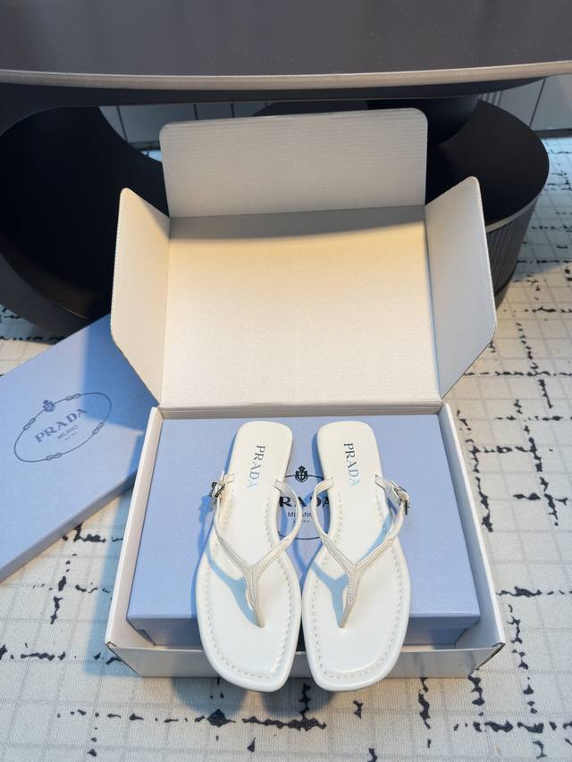 prad*25Ss New Style Minimalist Flat Sandals With Triangle Label, Flip-Flops M