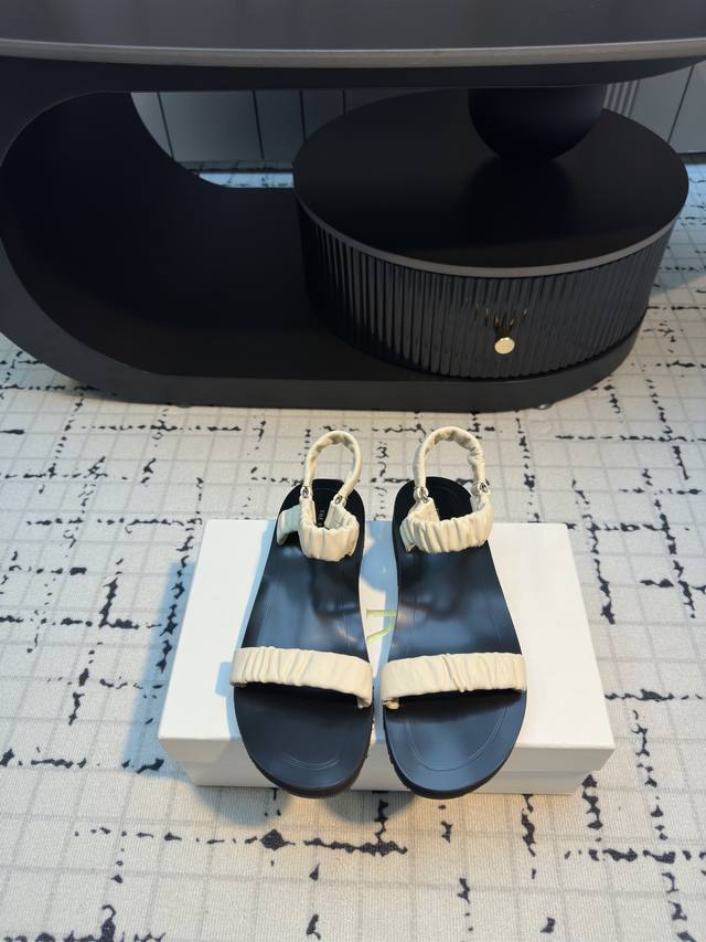 the Row 2025 New Holiday Style Sandals This Pair Of Sandals, Whether In Terms