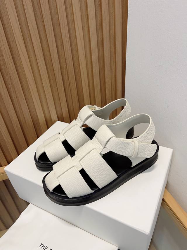 the Row 2025 New Retro Roman Sandals Perfectly Interpret Minimalist Elegance.