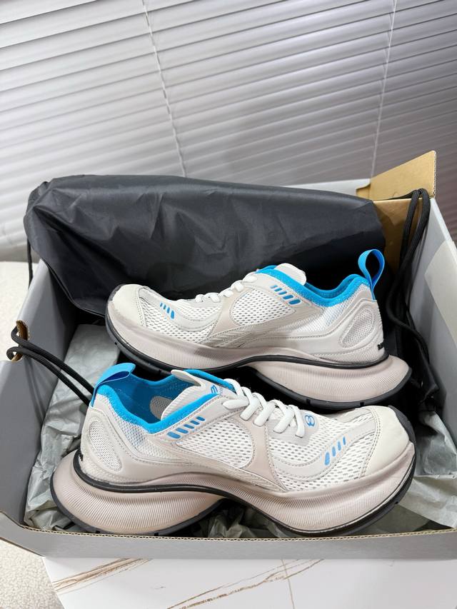 balenciaga Paris Balenciaga Circuit Couple's Sneakers Are So Comfortable To W
