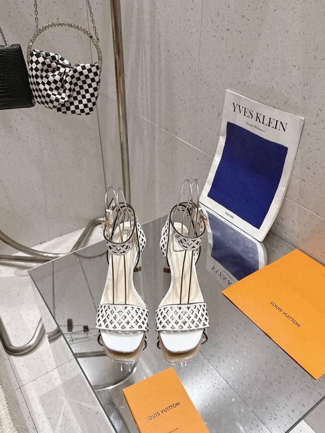 lv Plum Blossom Heel Sandals Lvjia New Summer Top Version This Silhouette San