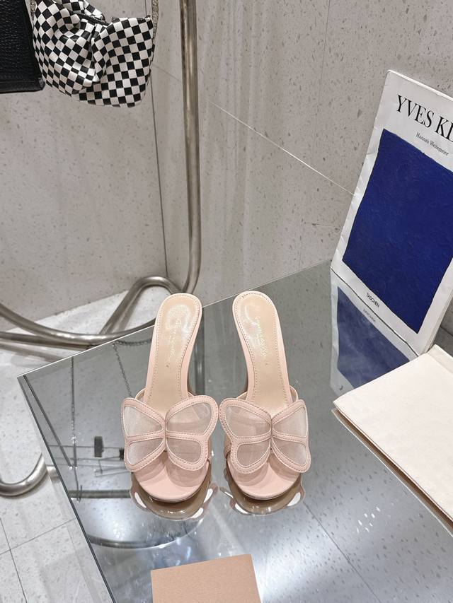 Slippers Series 2025 This Pair Of High-Heeled Slippers The Minimalist Elle Gianv